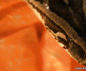 একটি বাংলা দেশি চোদাচুদির ভিডিও মেয়ে আছে